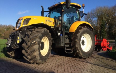 tractor huren grondfrees vario traktor overtop frees verticuteermachine huren