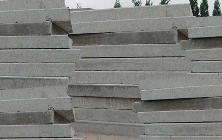 prefab betonplaten verhuur materieel onbediend